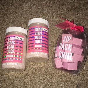 Cute gifts,, 2-bath salts 12oz & cubes 8oz.